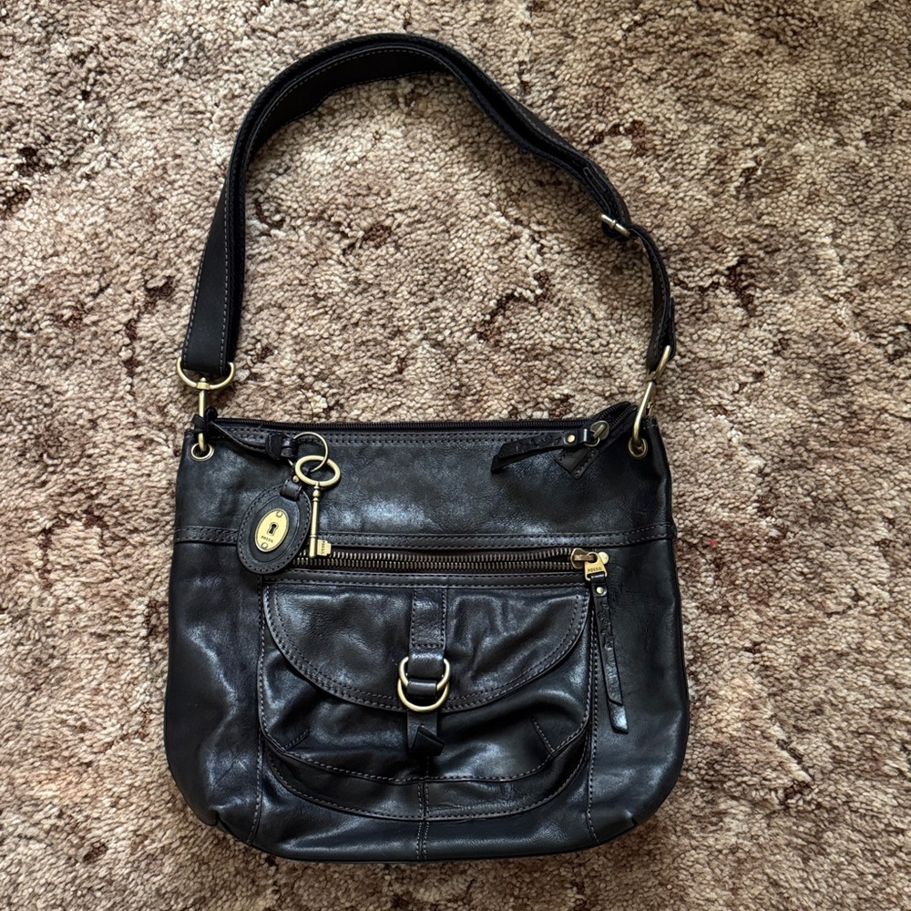 Fossil Women’s Black Leather Shoulder Bag